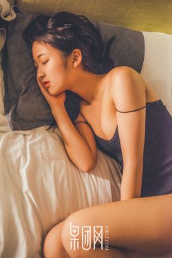 4女为寻刺激半夜开豪车偷菜